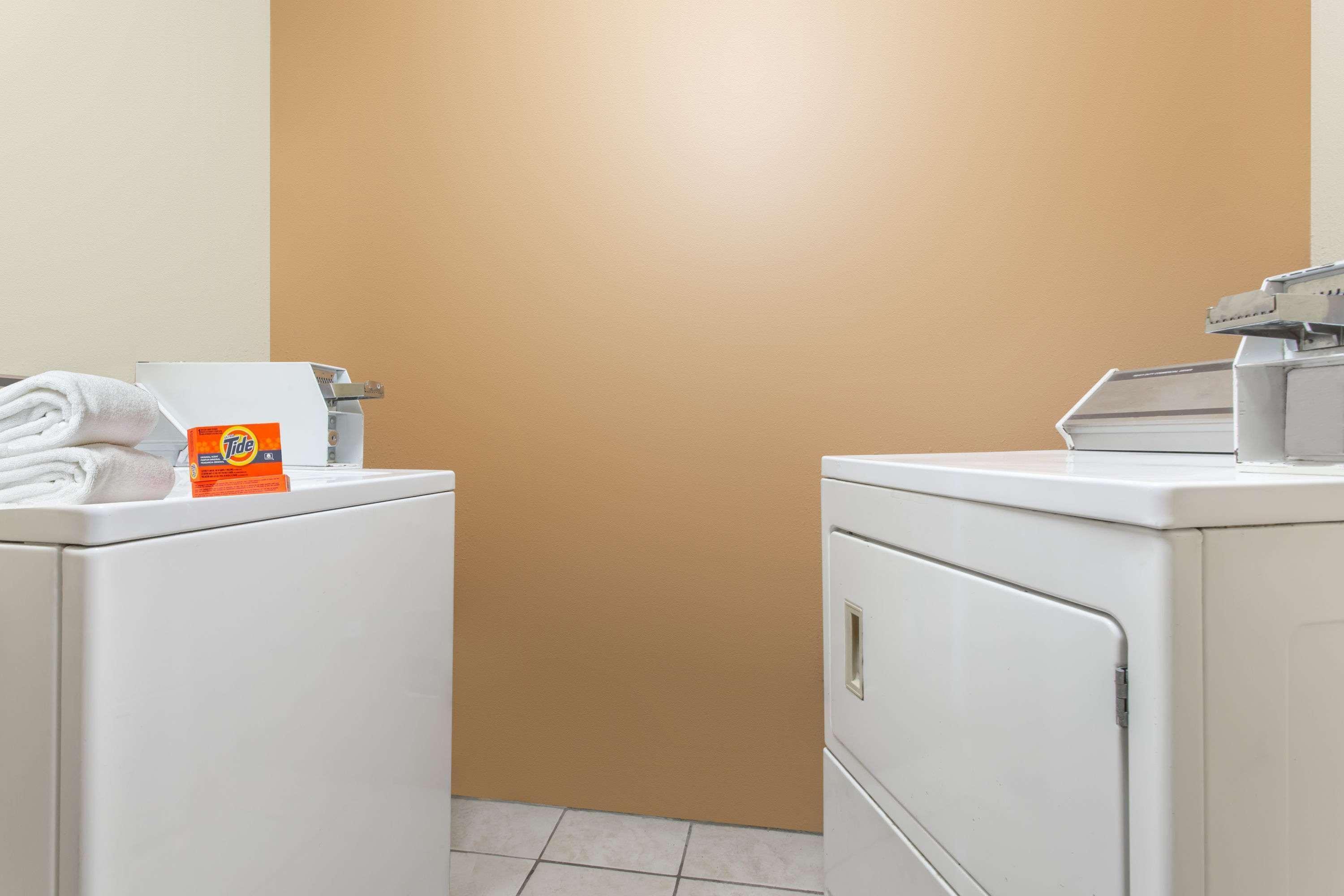 Days Inn By Wyndham Orange Esterno foto