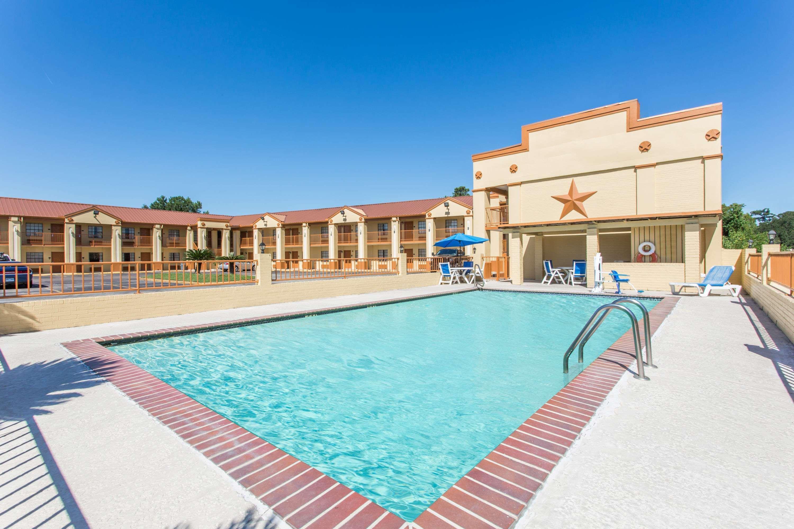 Days Inn By Wyndham Orange Esterno foto
